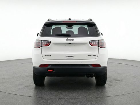 Used 2025 Jeep Compass Trailhawk AWD/4WD image 7