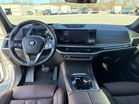 Used 2024 BMW X5 xDrive40i w/ Premium Package image 19