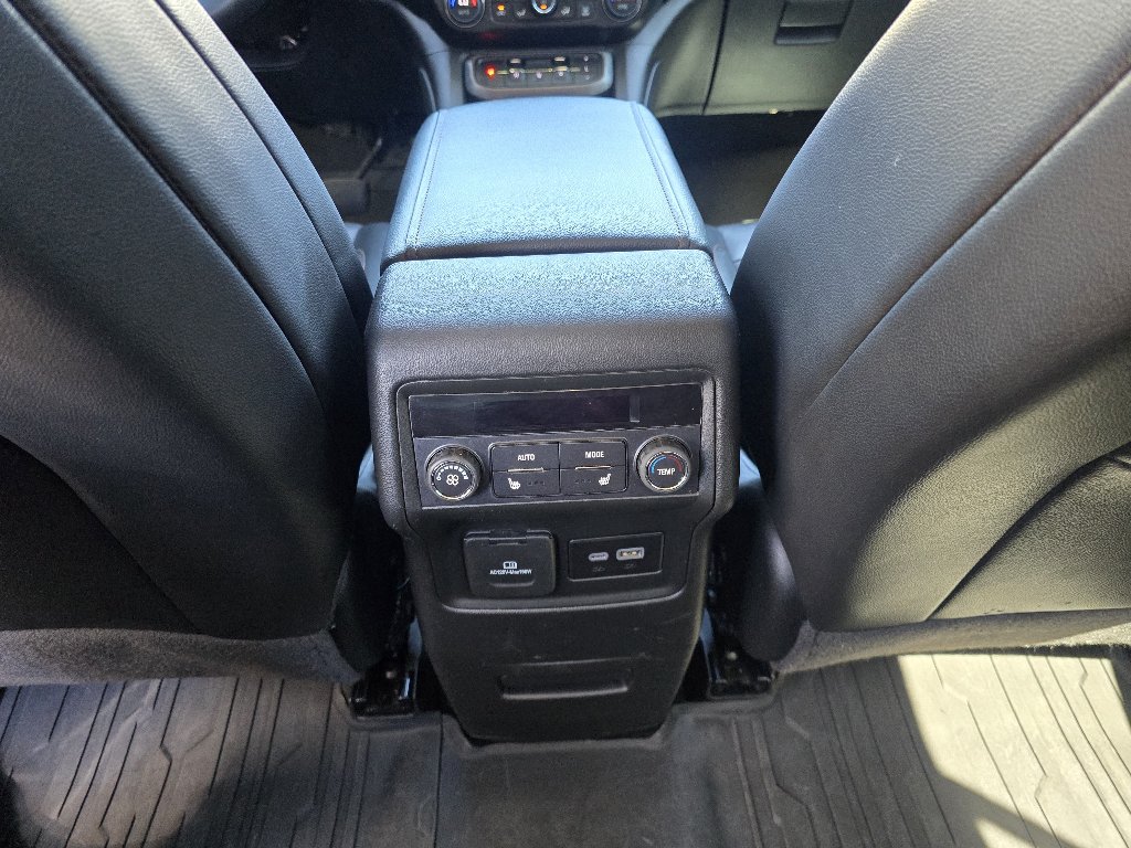 Used 2023 GMC Acadia AT4 w/ Technology Package AWD/4WD image 29