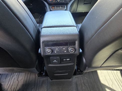 Used 2023 GMC Acadia AT4 w/ Technology Package AWD/4WD image 29