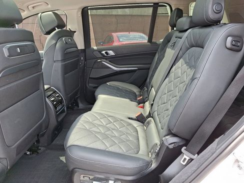 Certified 2024 BMW X7 xDrive40i w/ Premium Package image 5