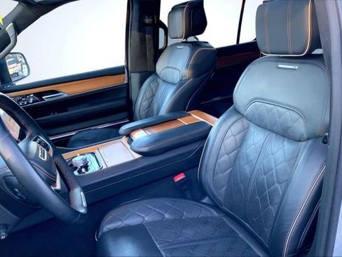 Used 2024 Jeep Grand Wagoneer L Series III image 29