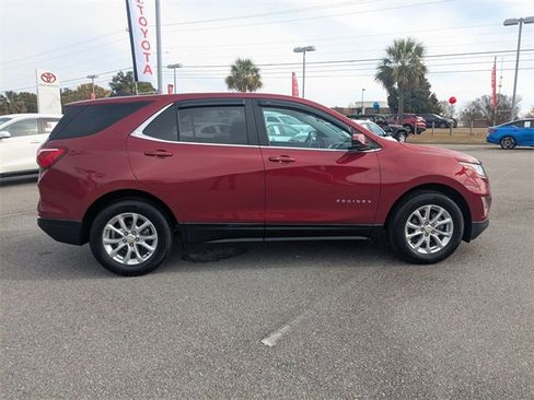 Used 2021 Chevrolet Equinox LT image 2