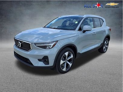 Used 2025 Volvo XC40 B5 Plus