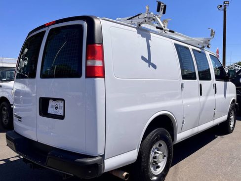 Used 2013 Chevrolet Express 2500 RWD image 3