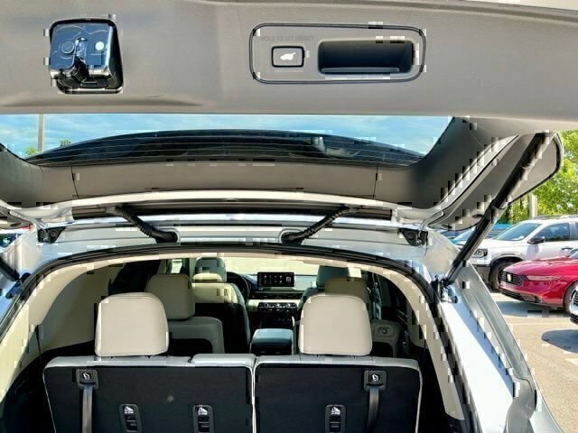 New 2026 Honda Pilot Touring image 13