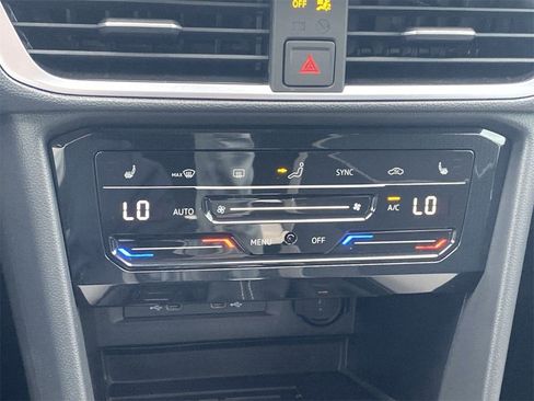 New 2025 Volkswagen Taos SE image 23