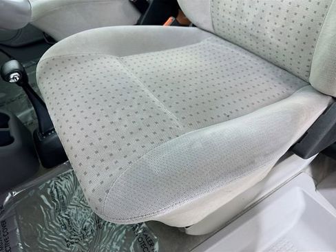 Used 2001 Volkswagen Eurovan MV image 17