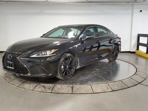 Used 2025 Lexus ES 300h F Sport w/ Technology Package image 4