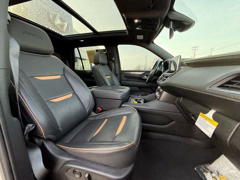 Used 2023 GMC Yukon AT4 w/ Technology Package image 29