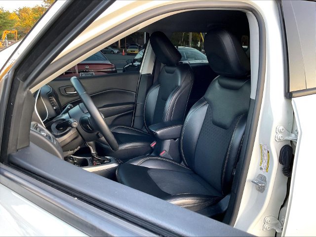Used 2019 Jeep Compass Latitude w/ Popular Equipment Group AWD/4WD image 6