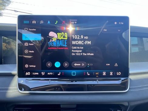 New 2025 Volkswagen Tiguan SE image 16