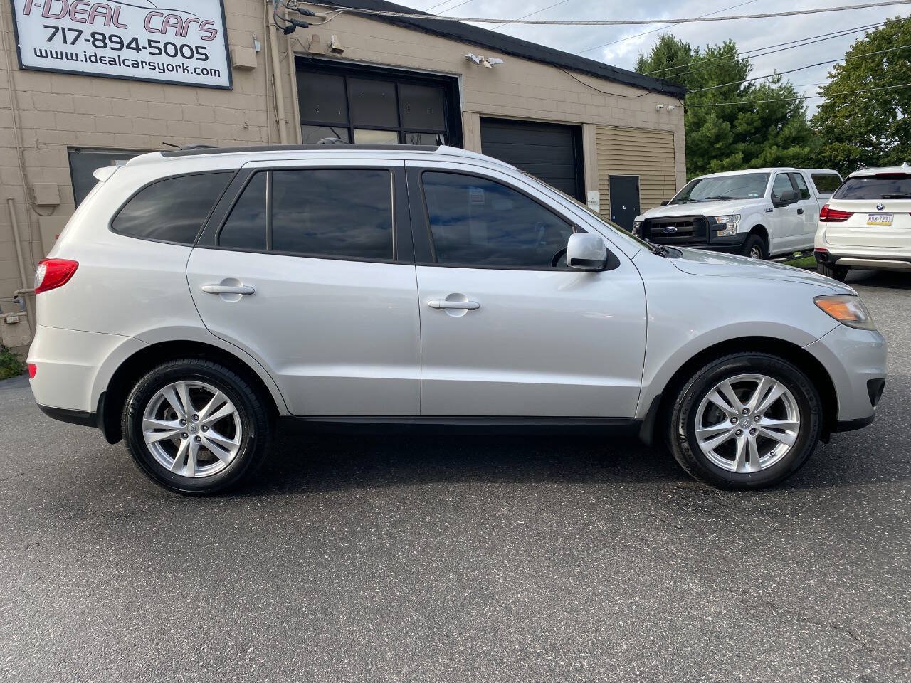 Used 2012 Hyundai Santa Fe SE AWD/4WD image 2