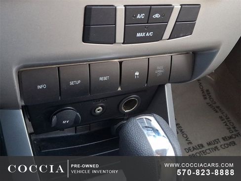 Used 2010 Ford Focus SE image 22