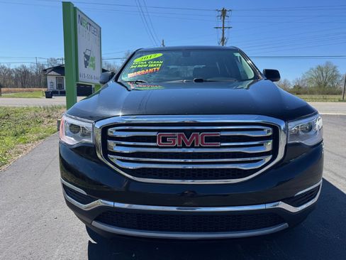 Used 2017 GMC Acadia SLE FWD image 2
