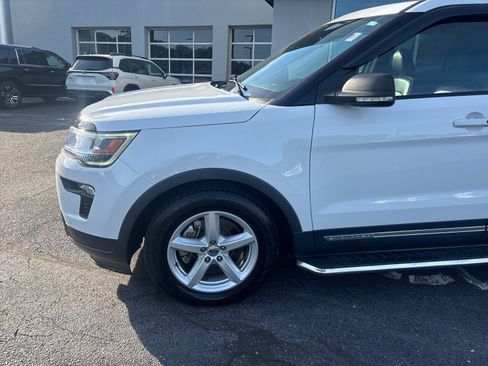Used 2019 Ford Explorer XLT w/ Equipment Group 202A image 7