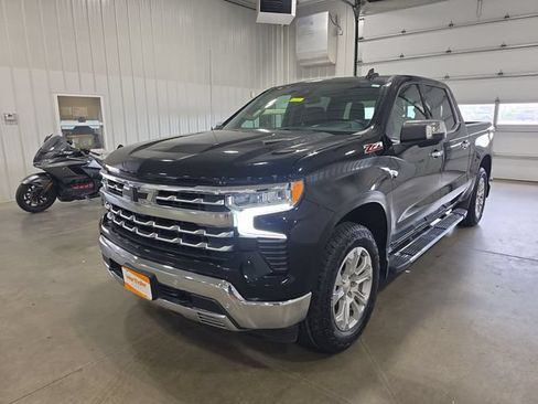 Used 2024 Chevrolet Silverado 1500 LTZ AWD/4WD image 4