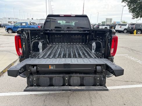 Used 2025 GMC Sierra 1500 SLT AWD/4WD image 14