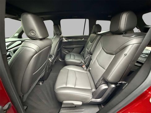 Used 2024 Cadillac XT6 Sport w/ Technology Package image 19