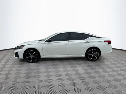Used 2024 Nissan Altima 2.5 SR FWD image 7