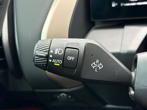 Used 2025 BMW X3 xDrive30i w/ Premium Package image 31