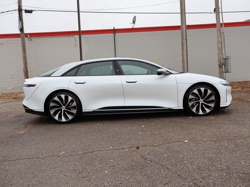 Used 2022 Lucid Air Grand Touring image 9