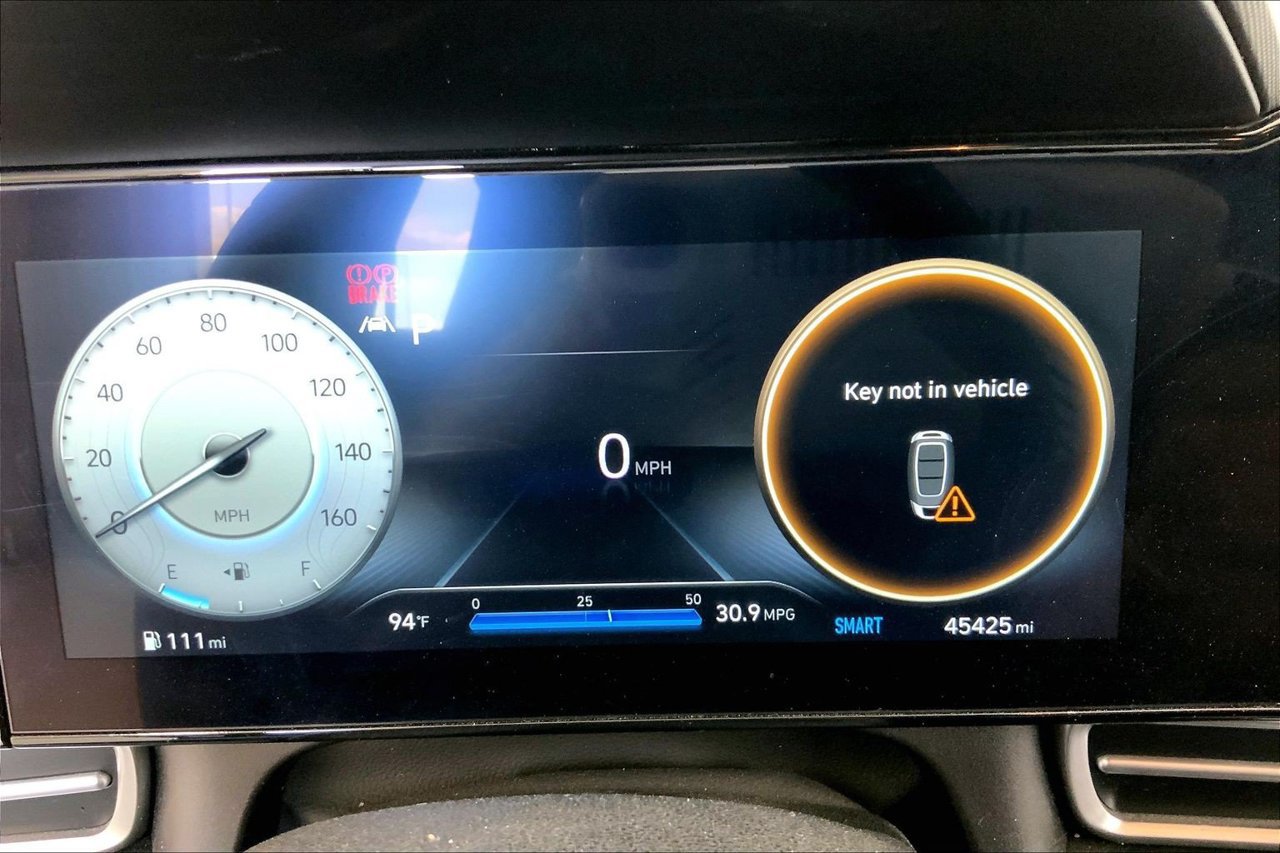 Used 2023 Hyundai Elantra SEL w/ Convenience Package FWD image 18