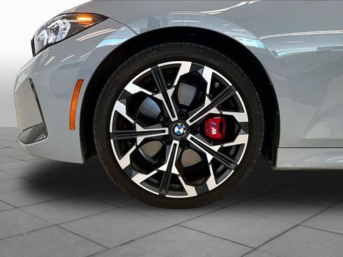 Used 2025 BMW 330i Sedan w/ M Sport Package RWD image 9