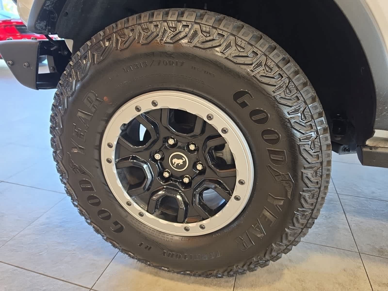 Used 2025 Ford Bronco Badlands AWD/4WD image 17