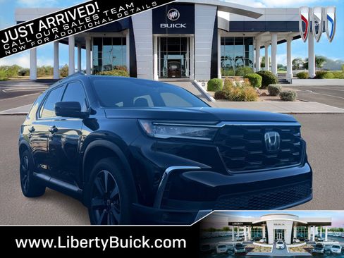 Used 2025 Honda Pilot Touring image 1