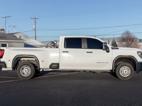 Used 2020 GMC Sierra 3500 4x4 Crew Cab w/ Gooseneck/5TH Wheel Package image 2