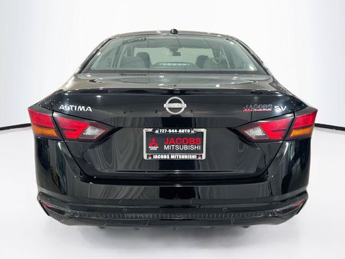 Used 2024 Nissan Altima 2.5 SV FWD image 4