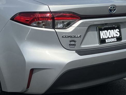 Used 2025 Toyota Corolla LE AWD/4WD image 29