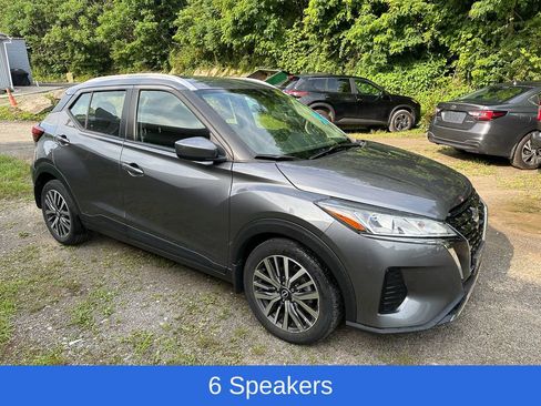 Used 2023 Nissan Kicks SV FWD image 2