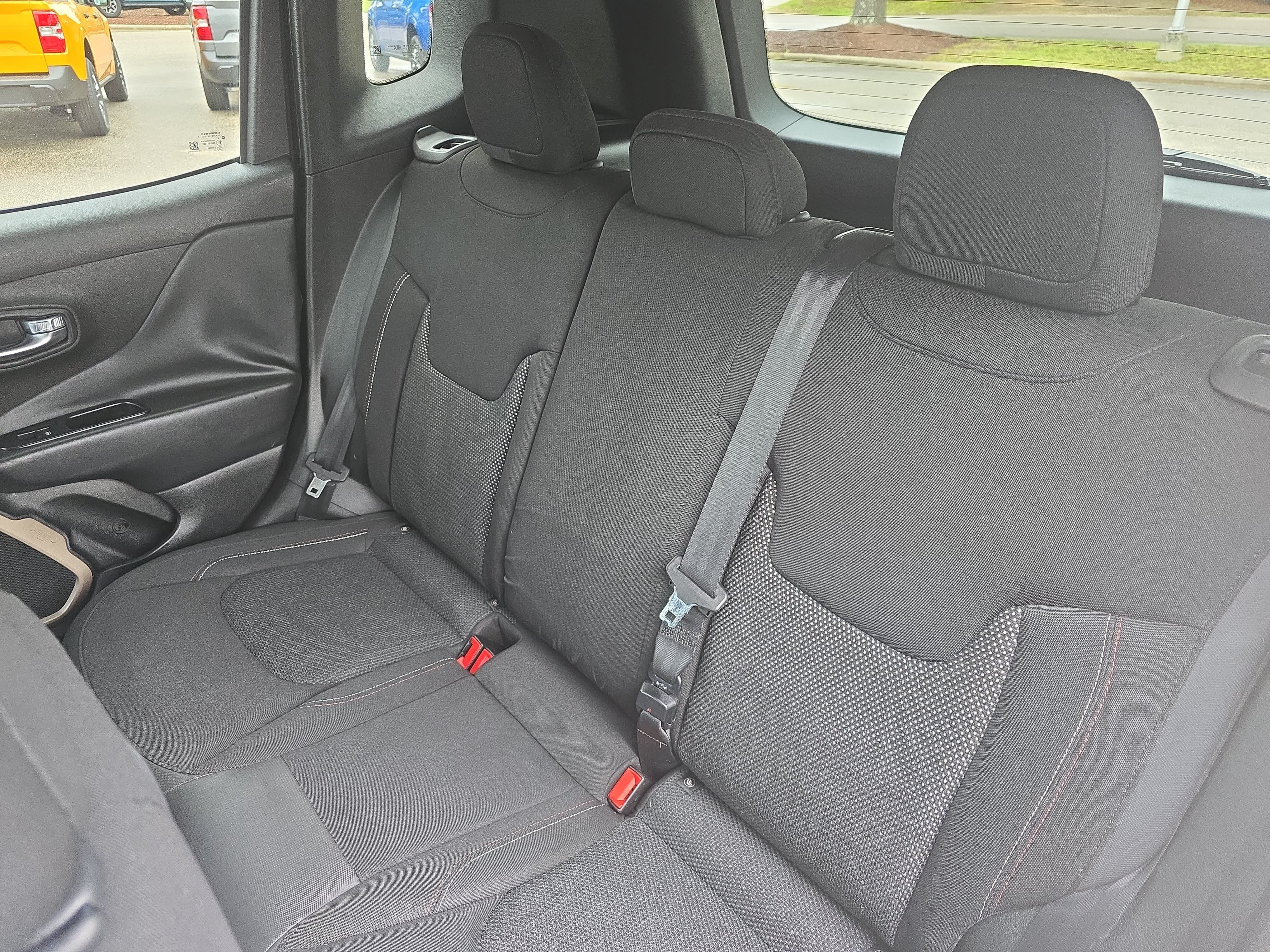 Used 2016 Jeep Renegade 75th Anniversary FWD image 13