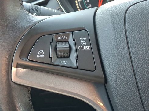 Certified 2022 Chevrolet Trax LT w/ LT Convenience Package image 21