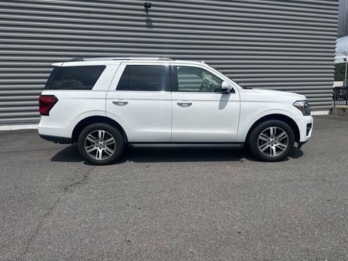 Used 2024 Ford Expedition Limited RWD image 4
