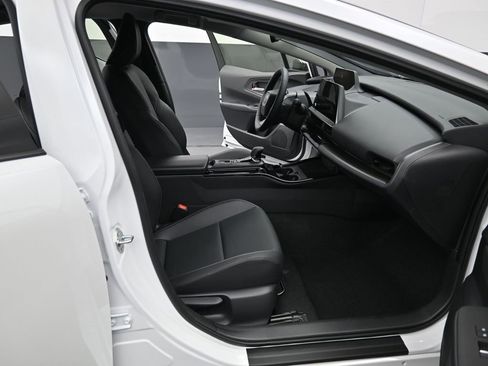 Certified 2026 Toyota Prius AWD image 31