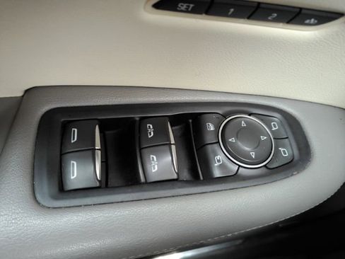 Used 2017 Cadillac XT5 Luxury w/ Driver Awareness Package image 35