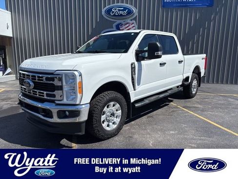 Used 2023 Ford F250 XLT image 1