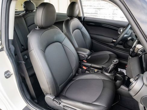 Used 2019 MINI Cooper 2-Door Hardtop image 24