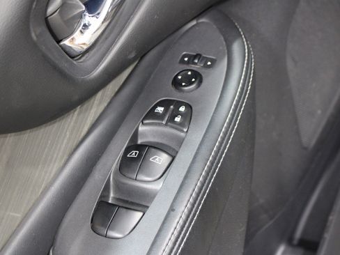 Used 2017 Nissan Murano S FWD image 7