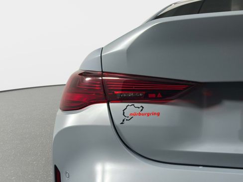 Used 2023 BMW M4 CSL RWD image 9
