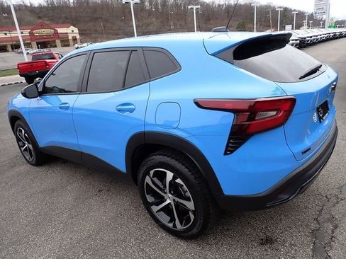 Used 2024 Chevrolet Trax RS w/ Sunroof Package image 3