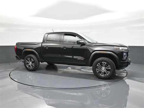 Used 2024 GMC Canyon AT4 w/ Technology Package image 17