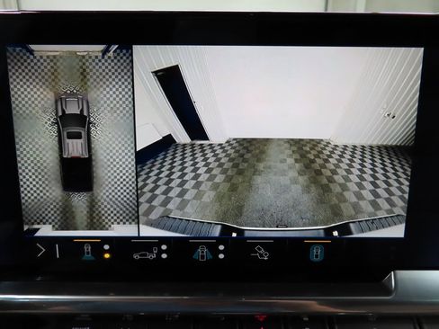 Used 2024 Chevrolet Silverado 2500 High Country image 16