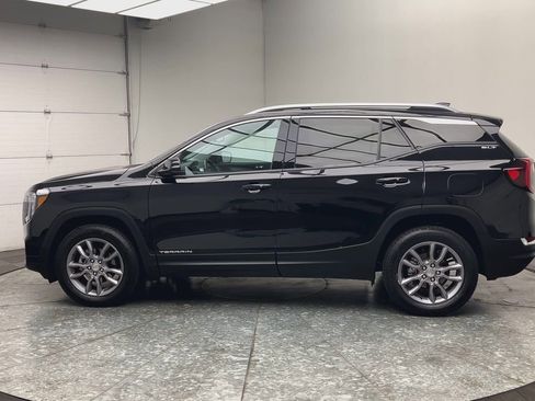 Certified 2024 GMC Terrain SLT image 38