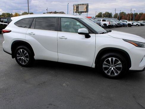 Used 2023 Toyota Highlander L image 9