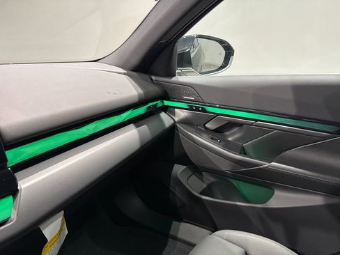 Used 2024 BMW i5 eDrive40i w/ Premium Package image 31