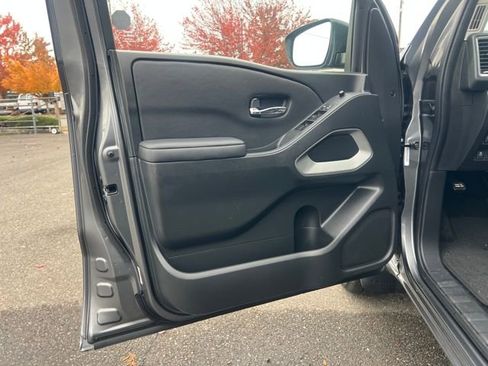 Used 2023 Nissan Frontier SV w/ Tow Package image 16